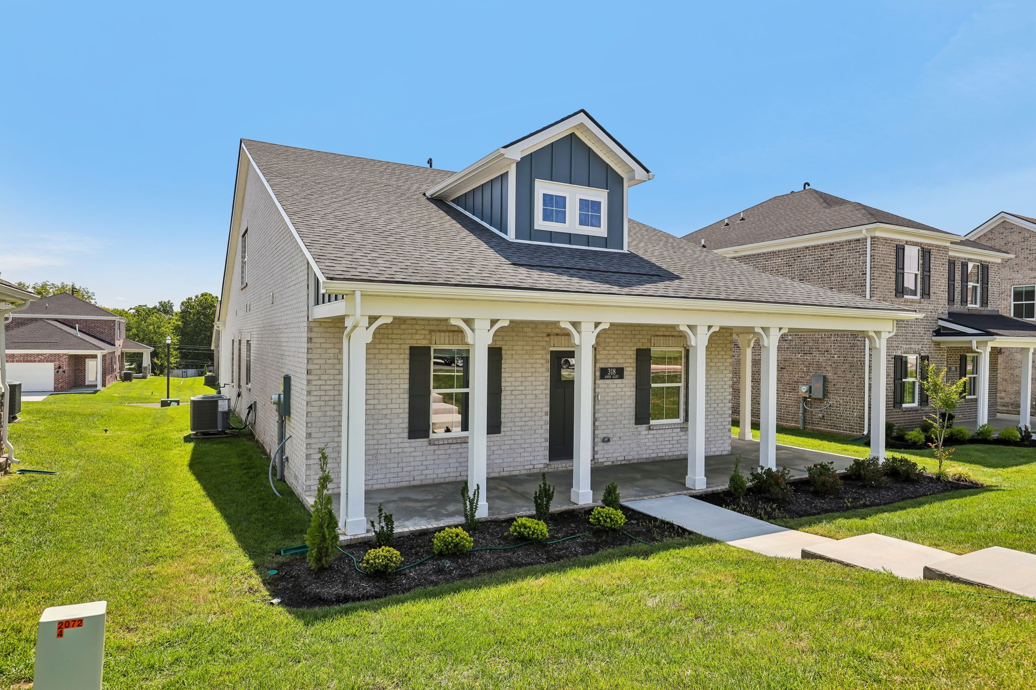 318 Aspen Aly