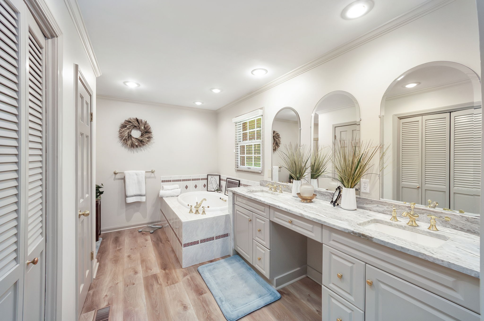 215 Eastern Shores Dr