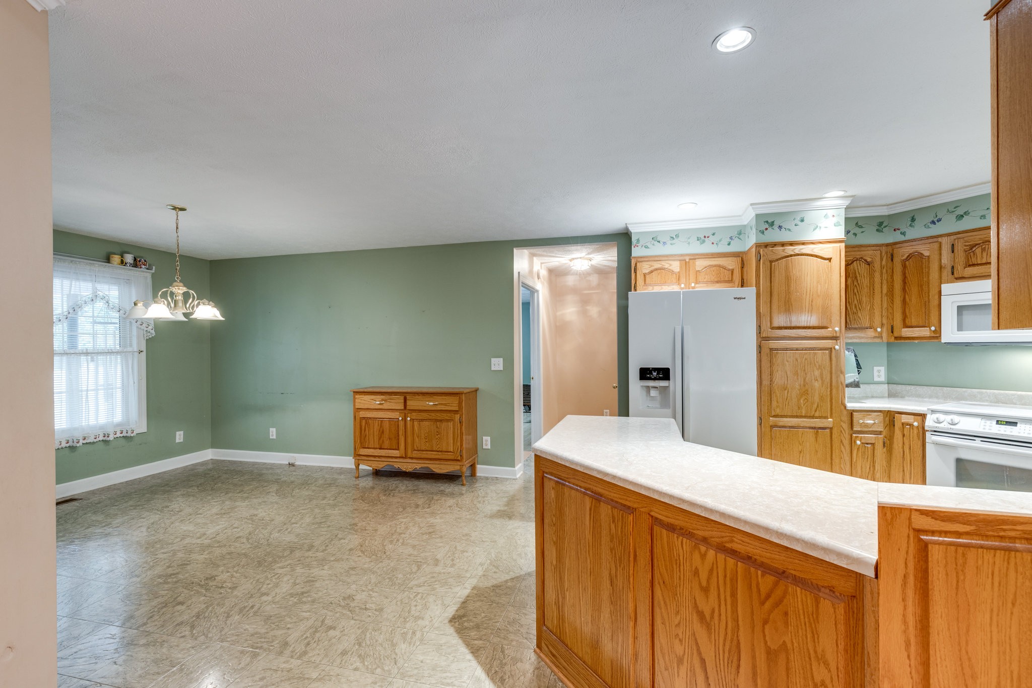 106 Parkwood Ln
