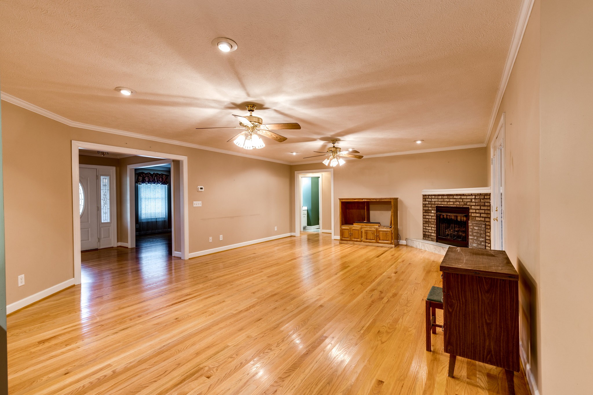 106 Parkwood Ln