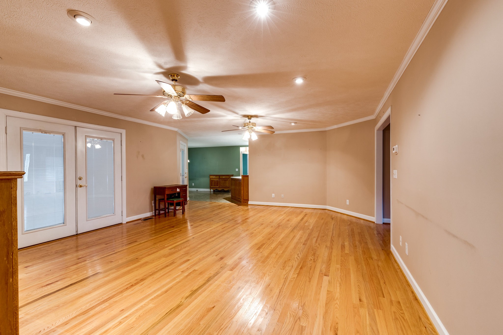 106 Parkwood Ln