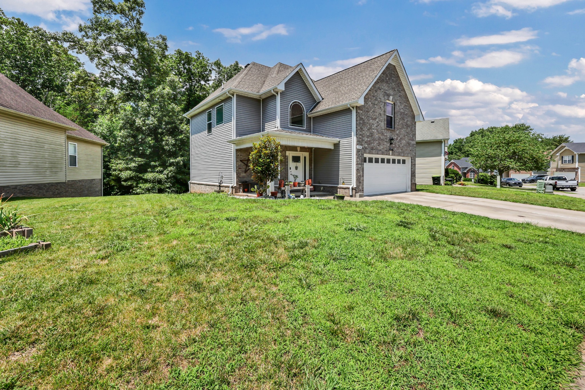 2594 Alex Overlook Way