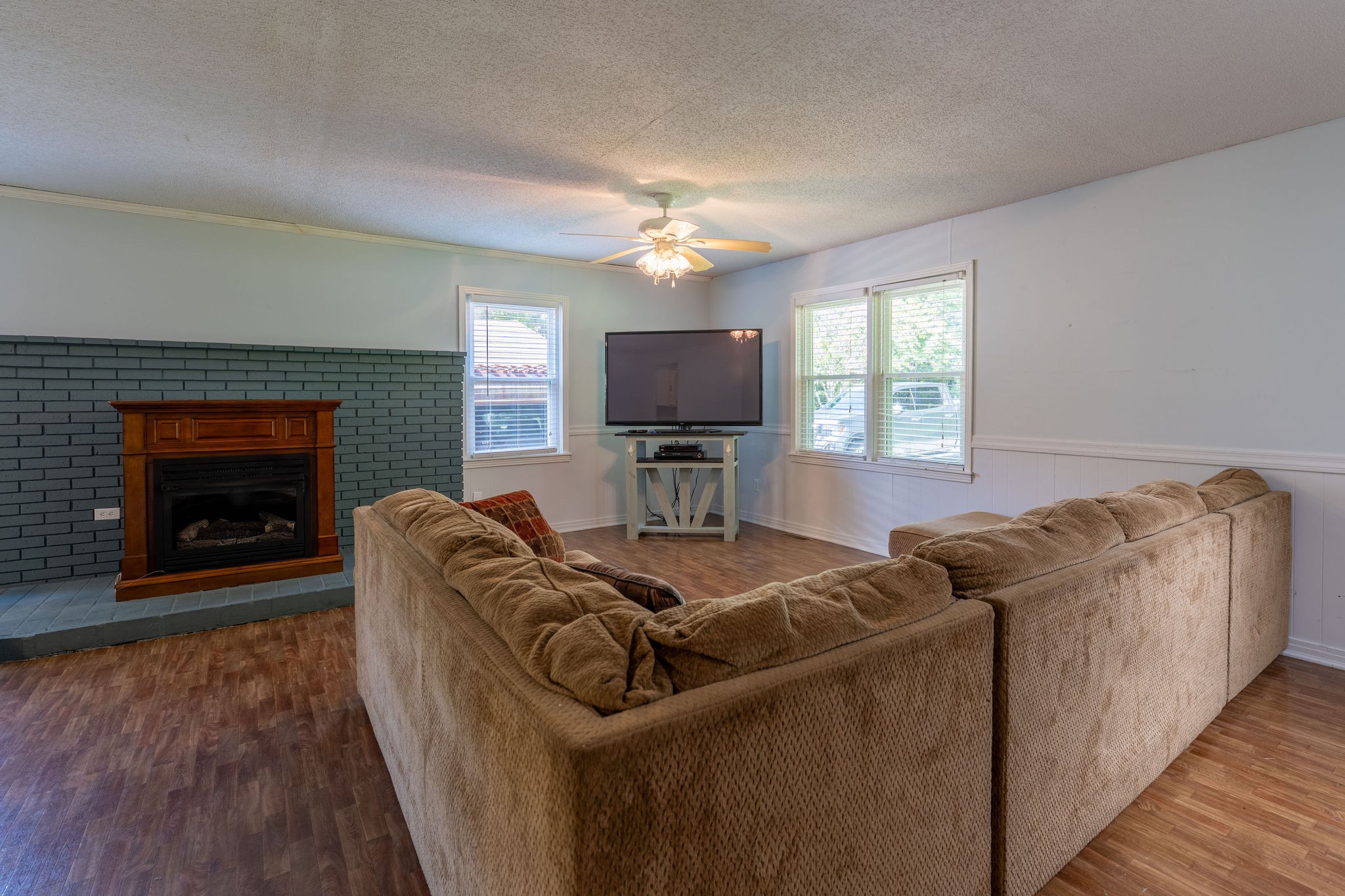 1020 Rosier Rd