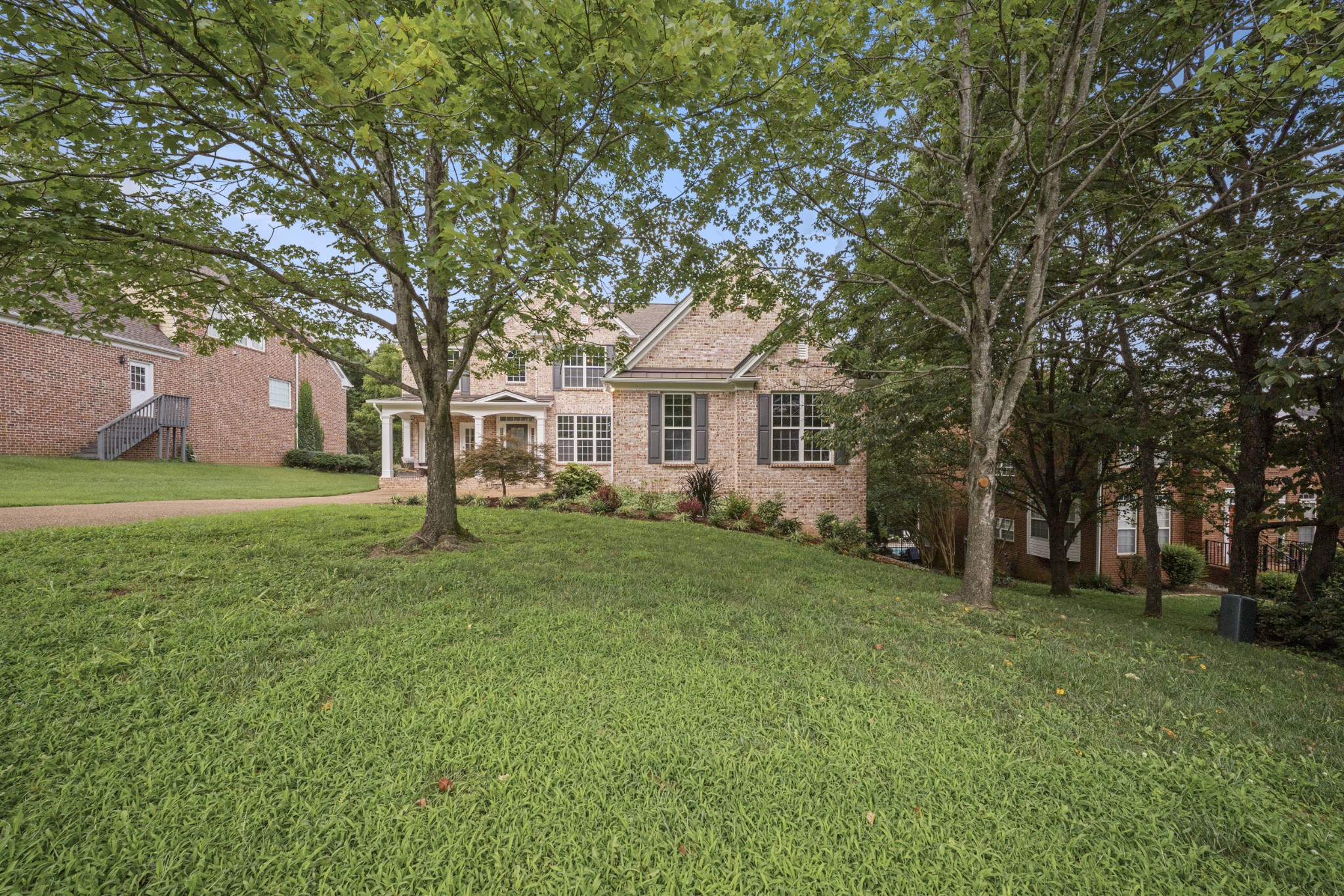1487 Red Oak Dr