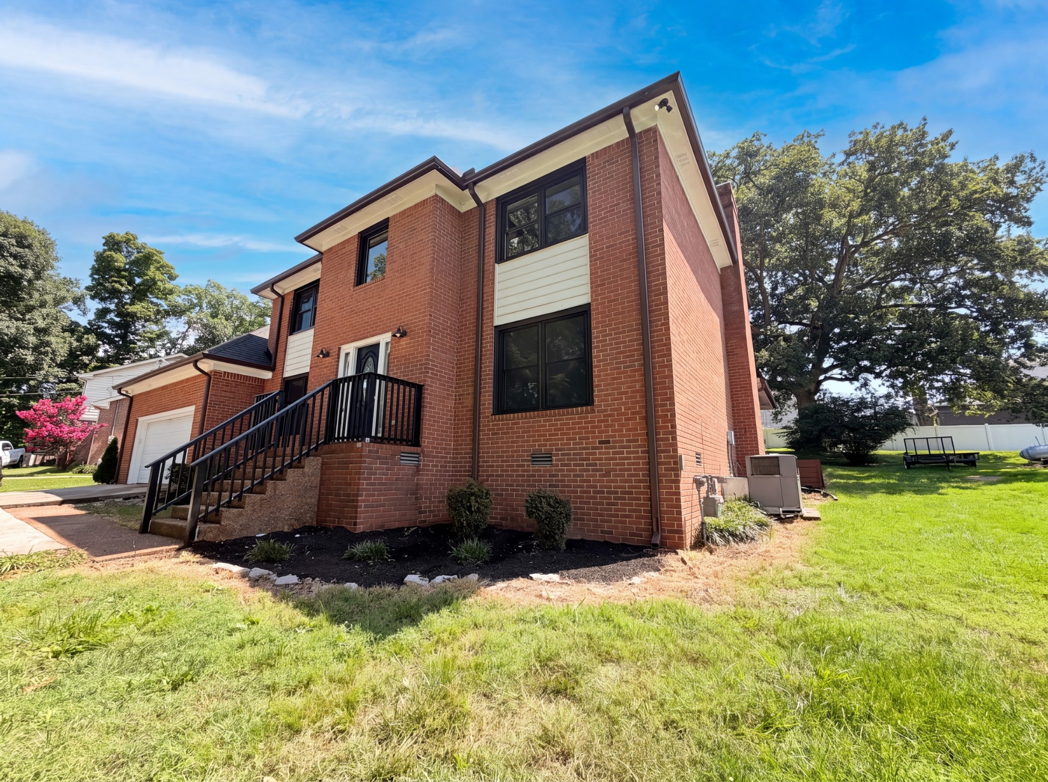 141 East Dr