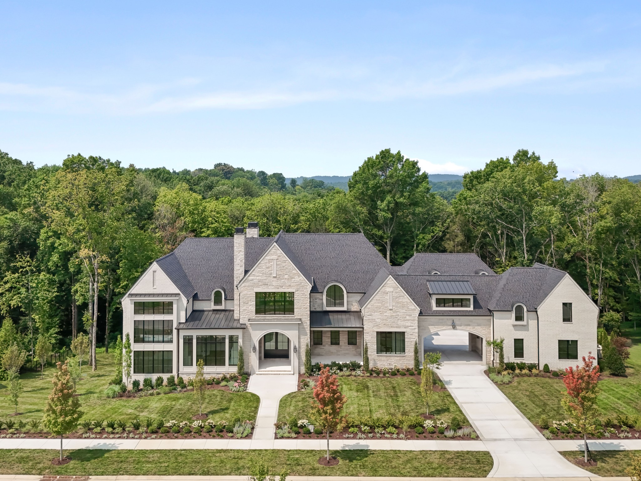 8079 Mountaintop Dr