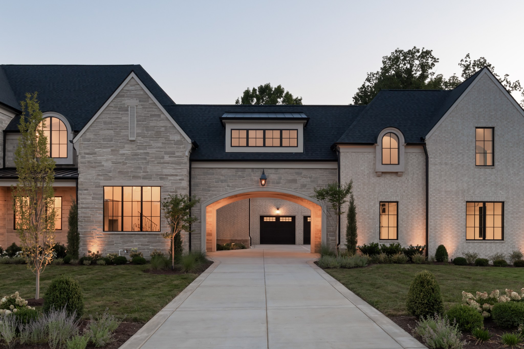 8079 Mountaintop Dr