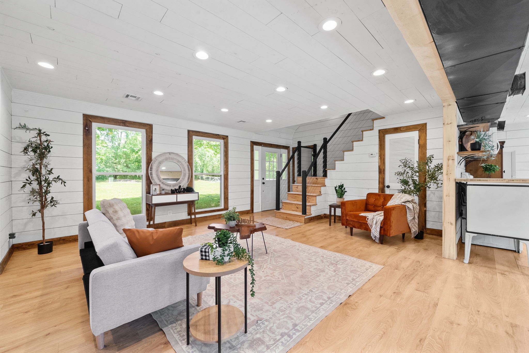 2031/2 Maple Hill Rd