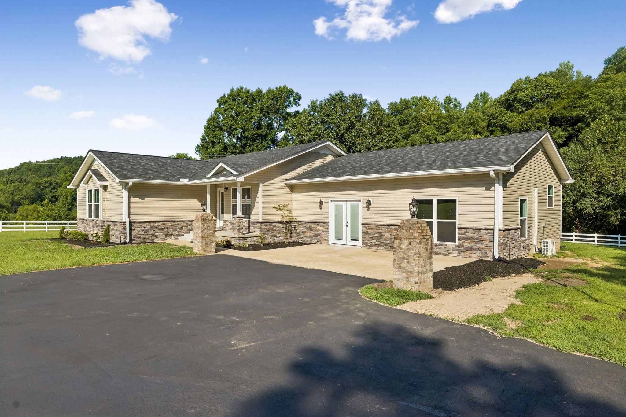 1513 Centerville Hwy