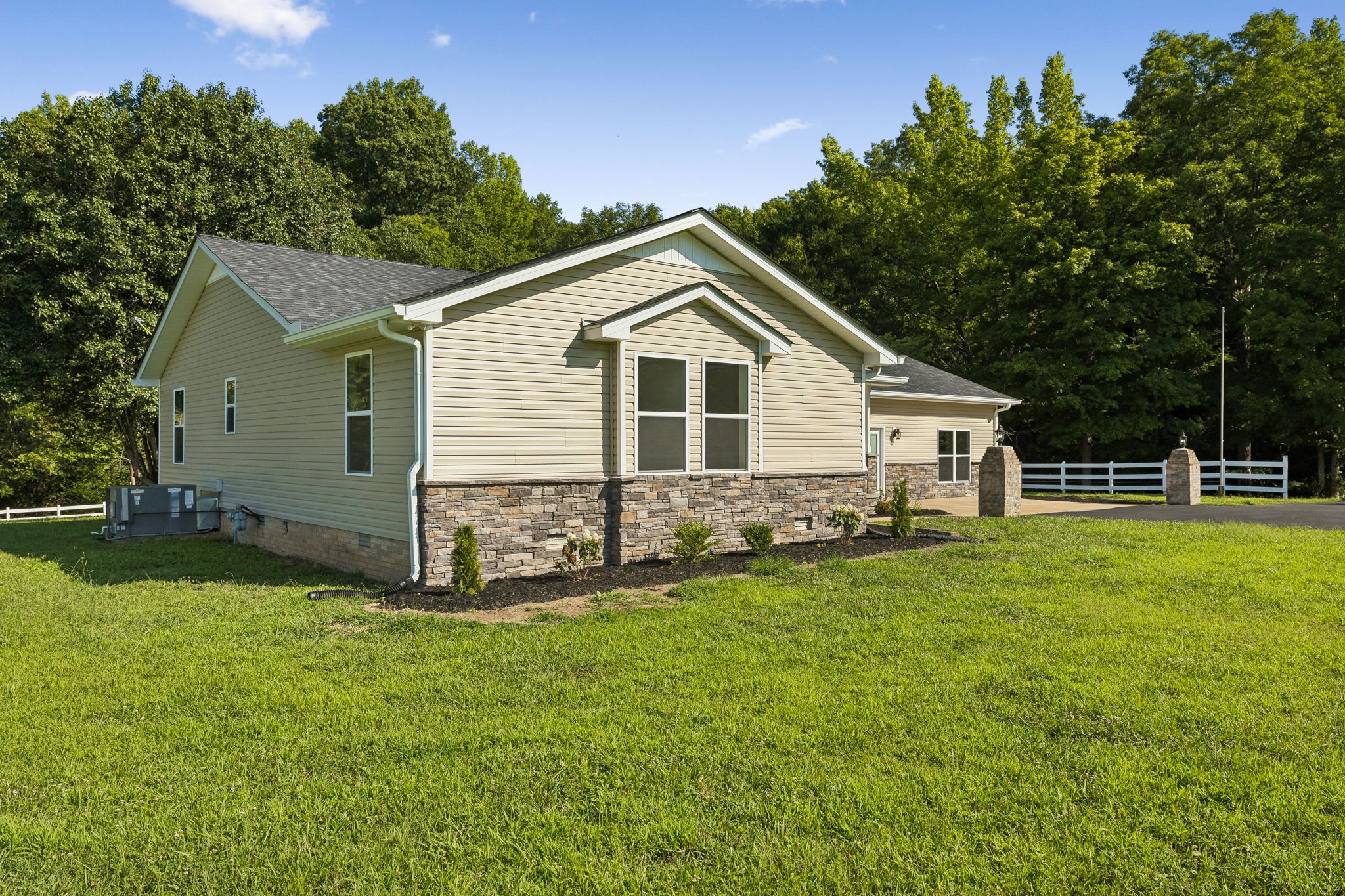 1513 Centerville Hwy