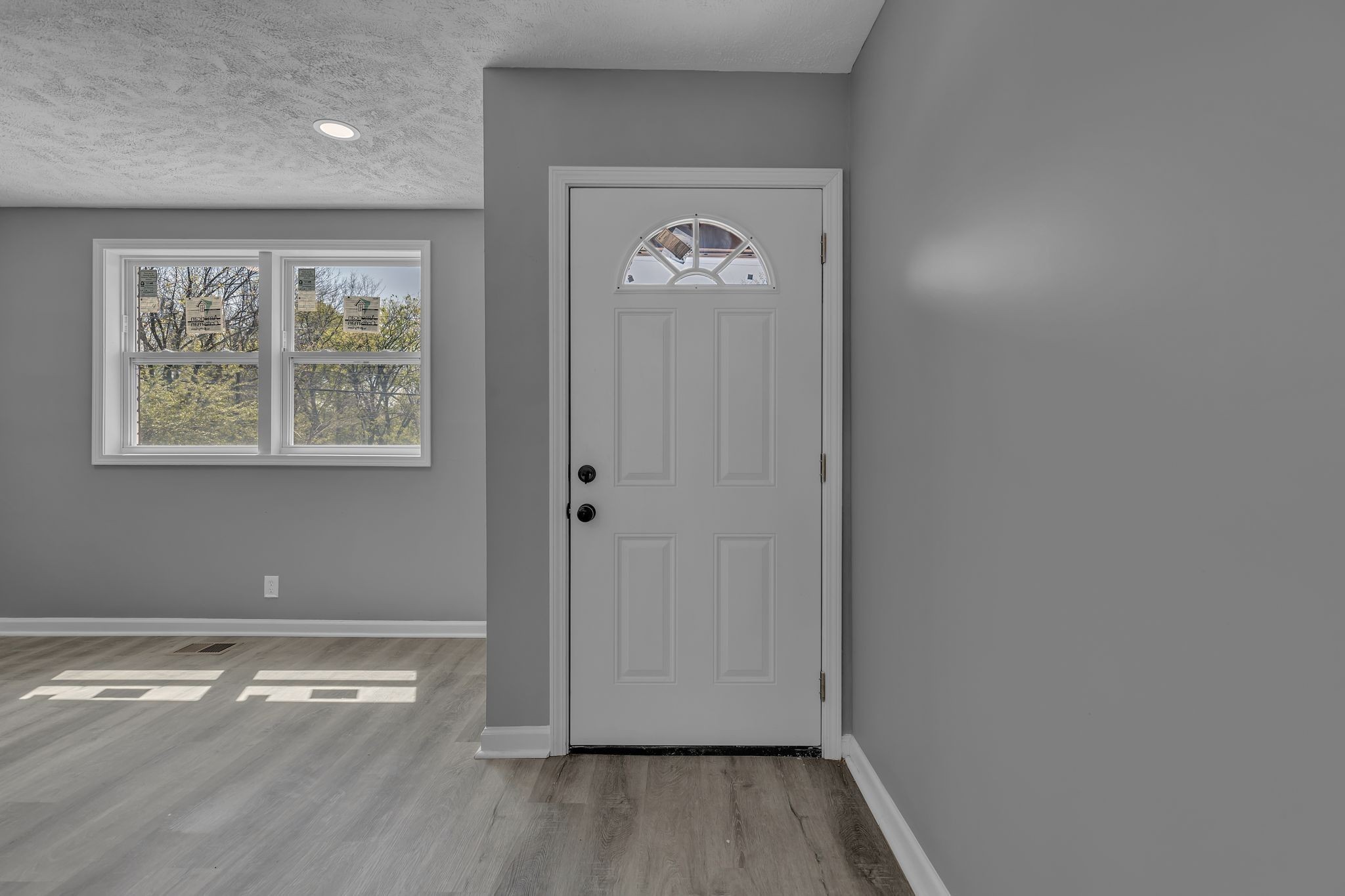 1916 Louanne Dr