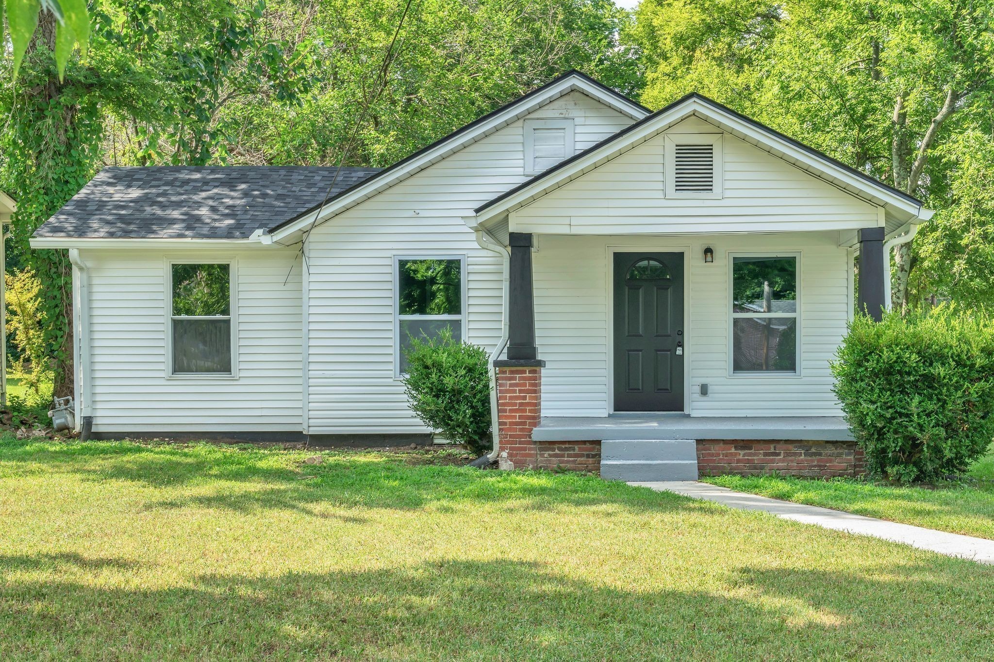 302 Maple St