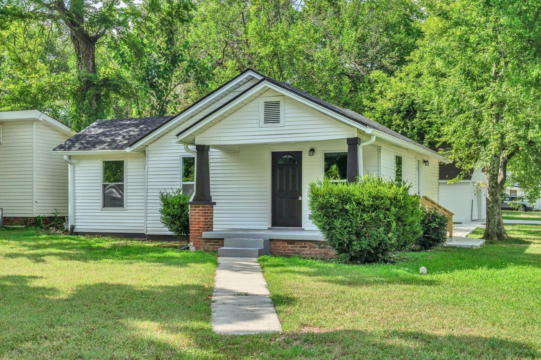 302 Maple St