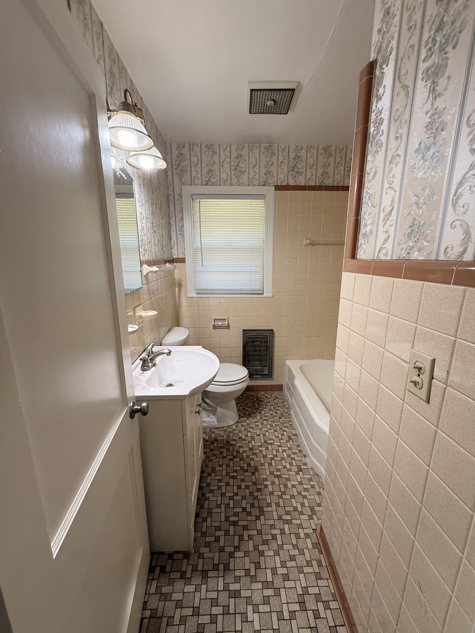 105 Lynn Dr