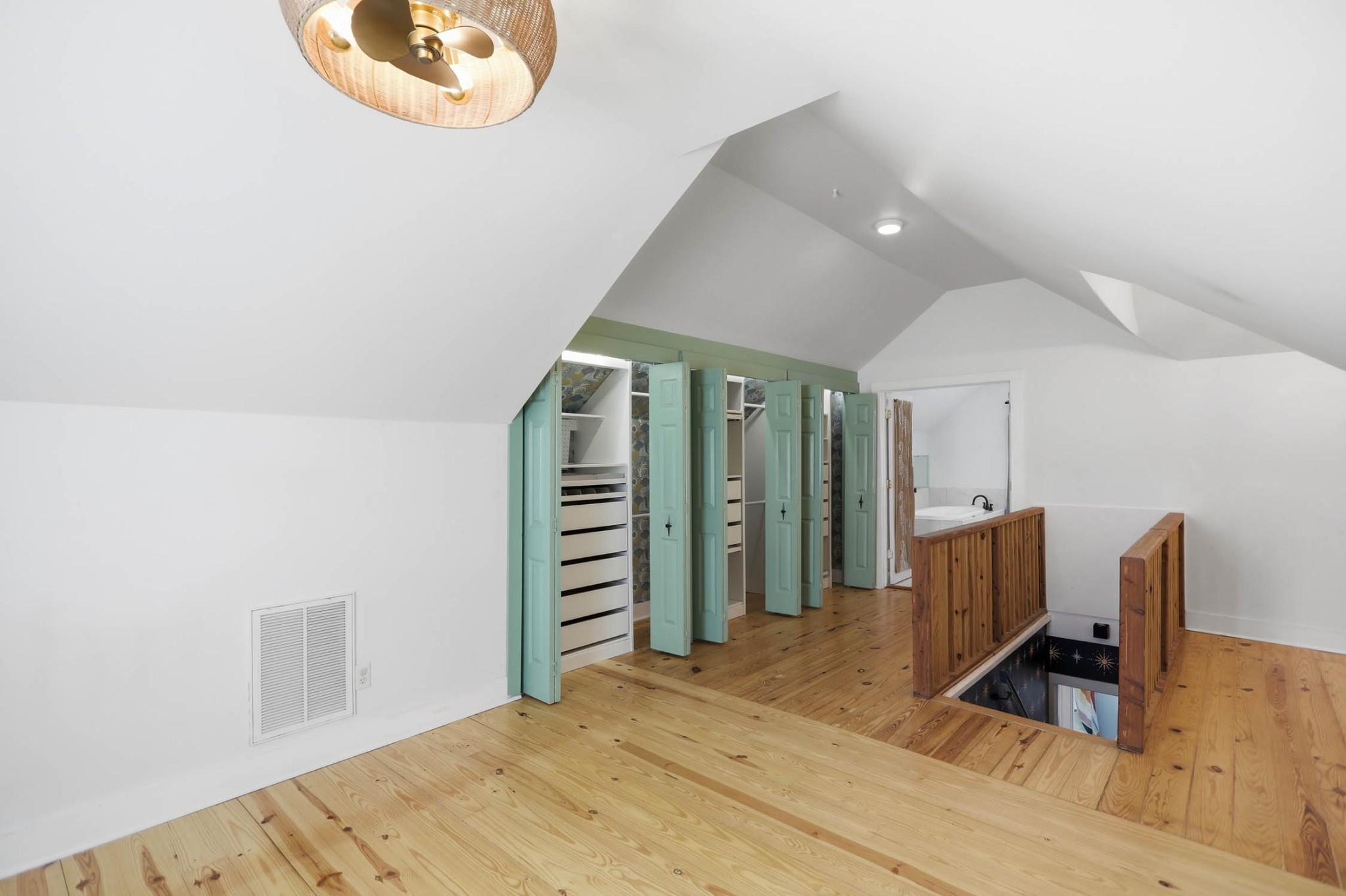 1035 Seymour Ave