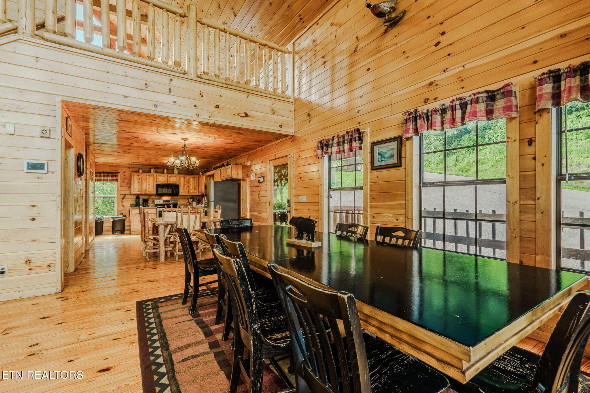 205 W Pinnacle Drive