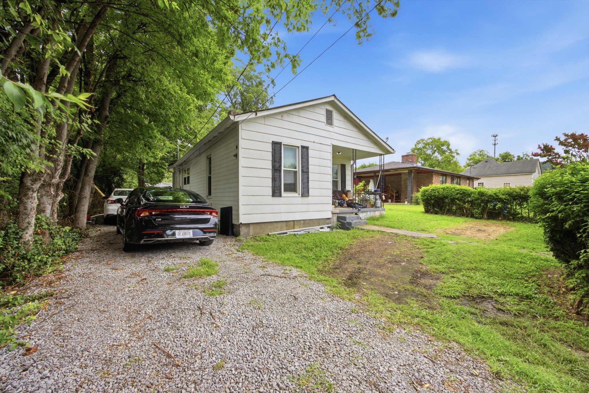 2009 Robbins Street