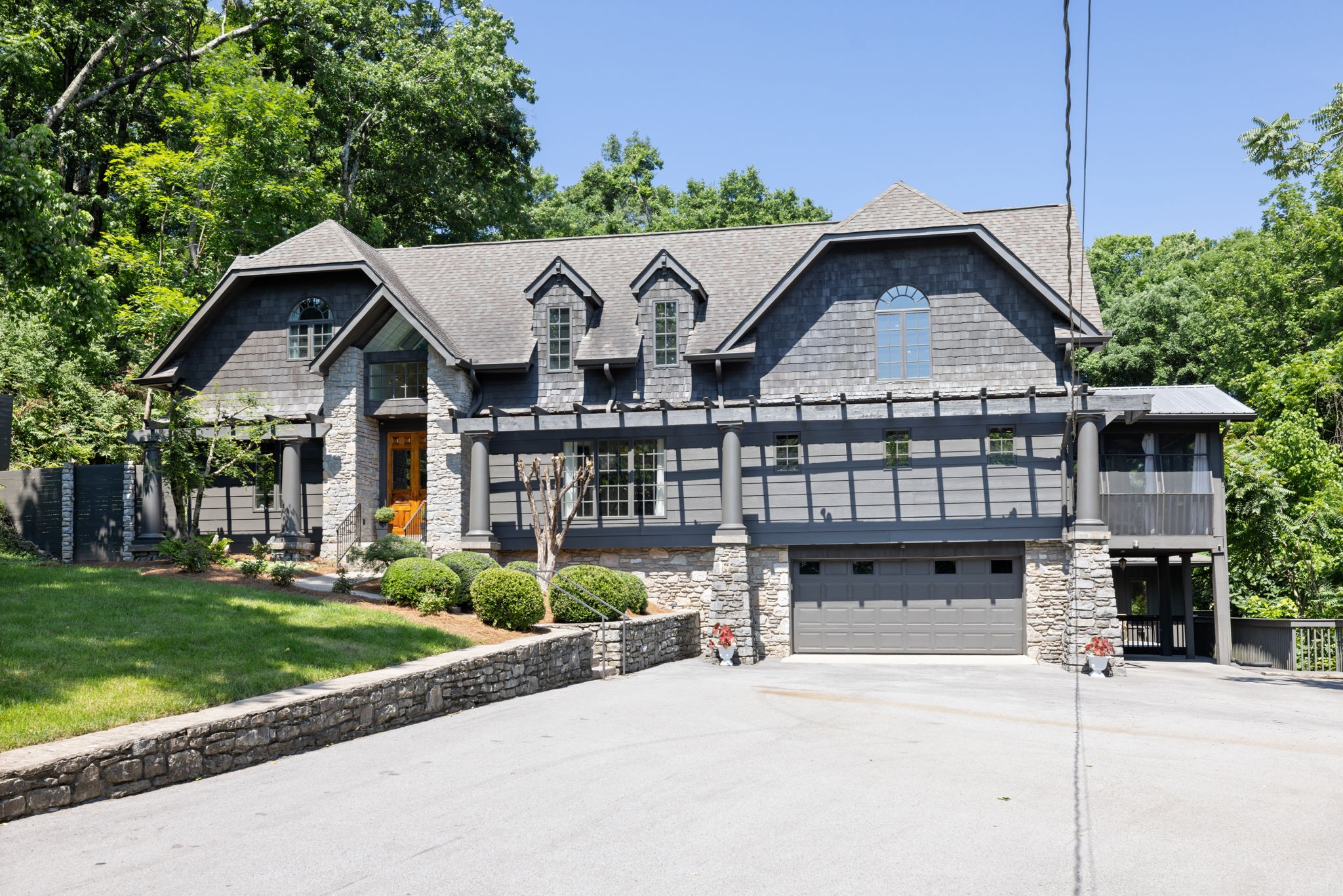 1244 Cliftee Dr