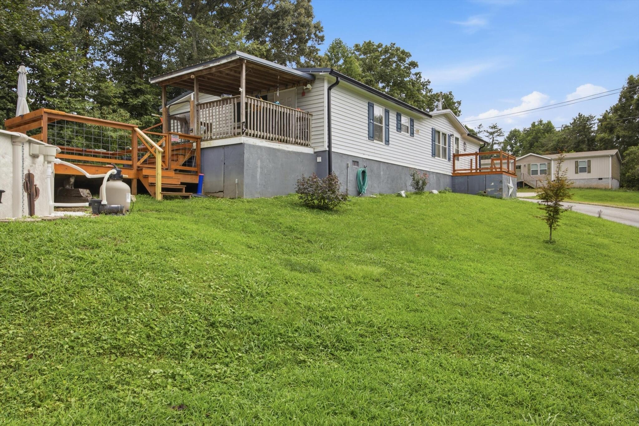 896 Ponderosa Drive