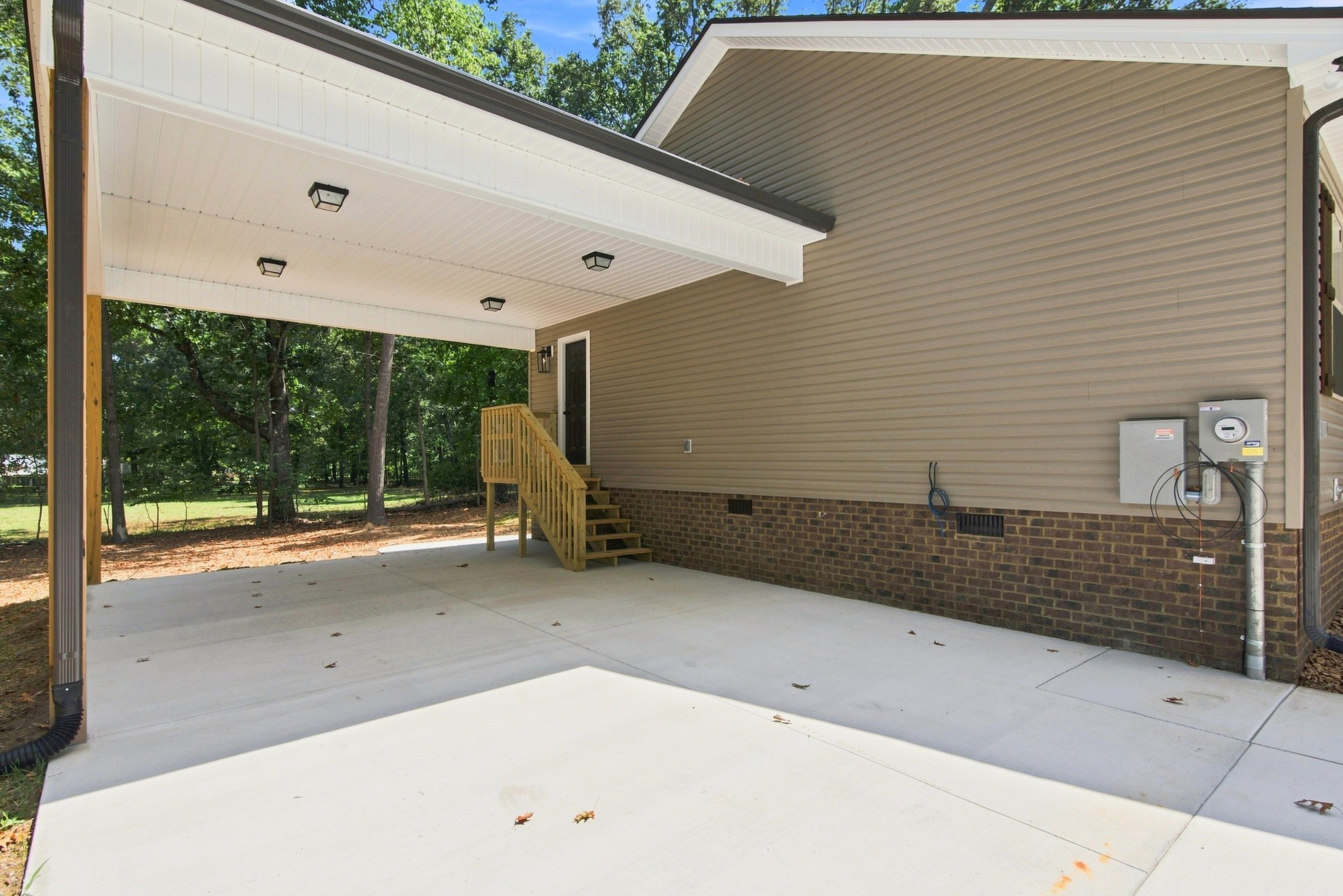 614 Wanda Ln