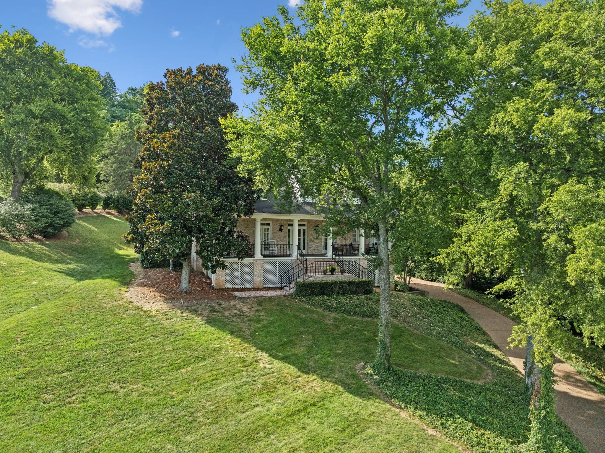 728 Legends Crest Dr