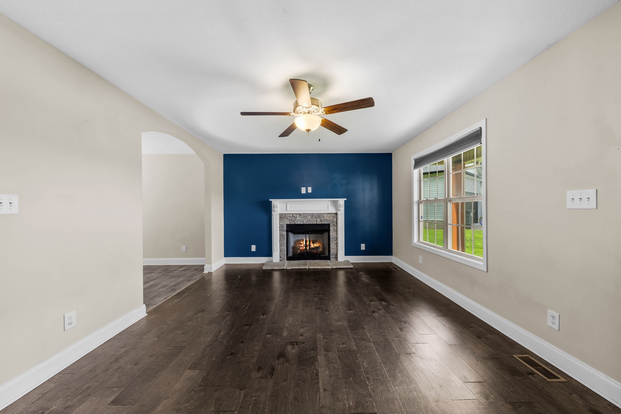 454 N Magnolia Dr