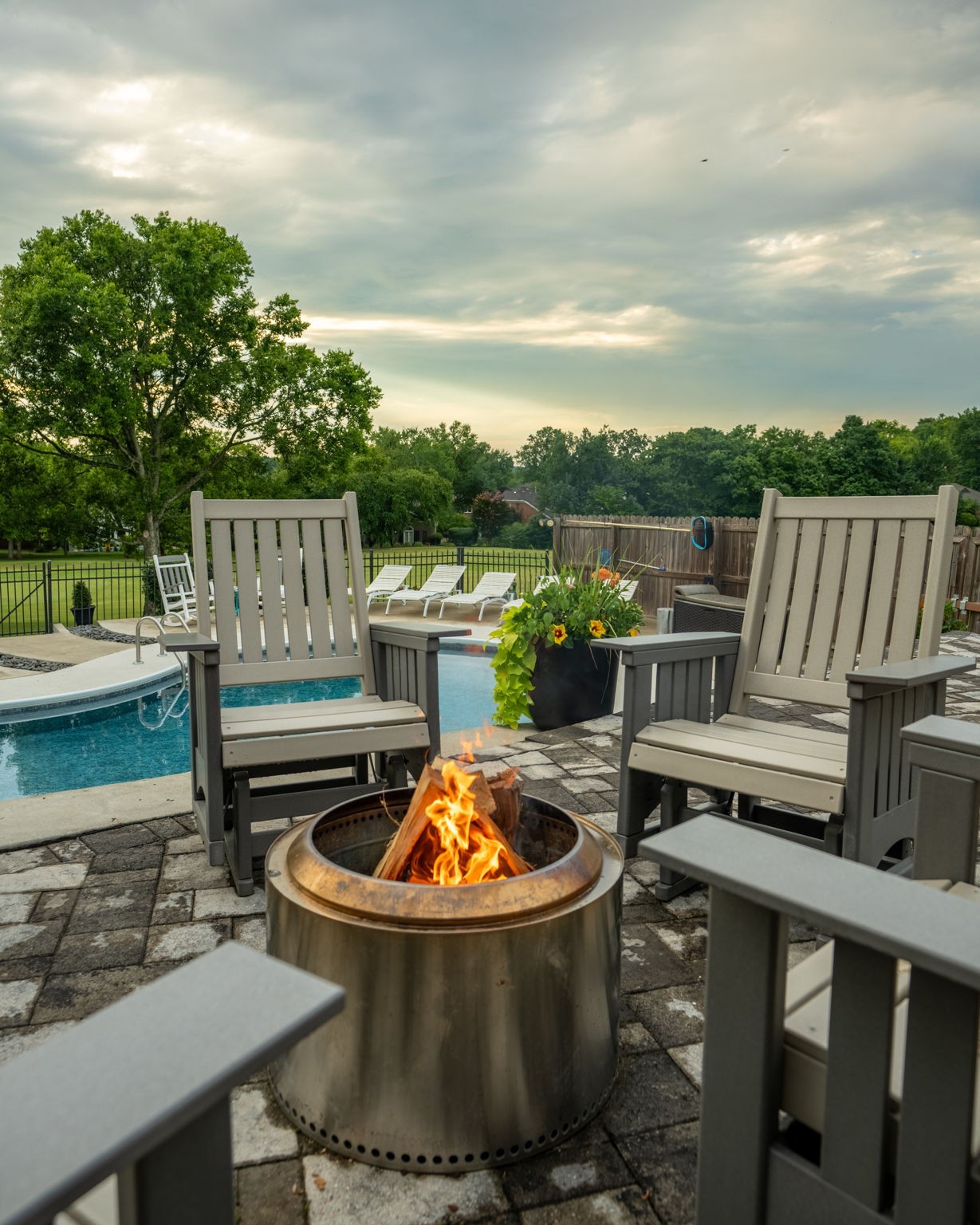 516 Stratford Ct
