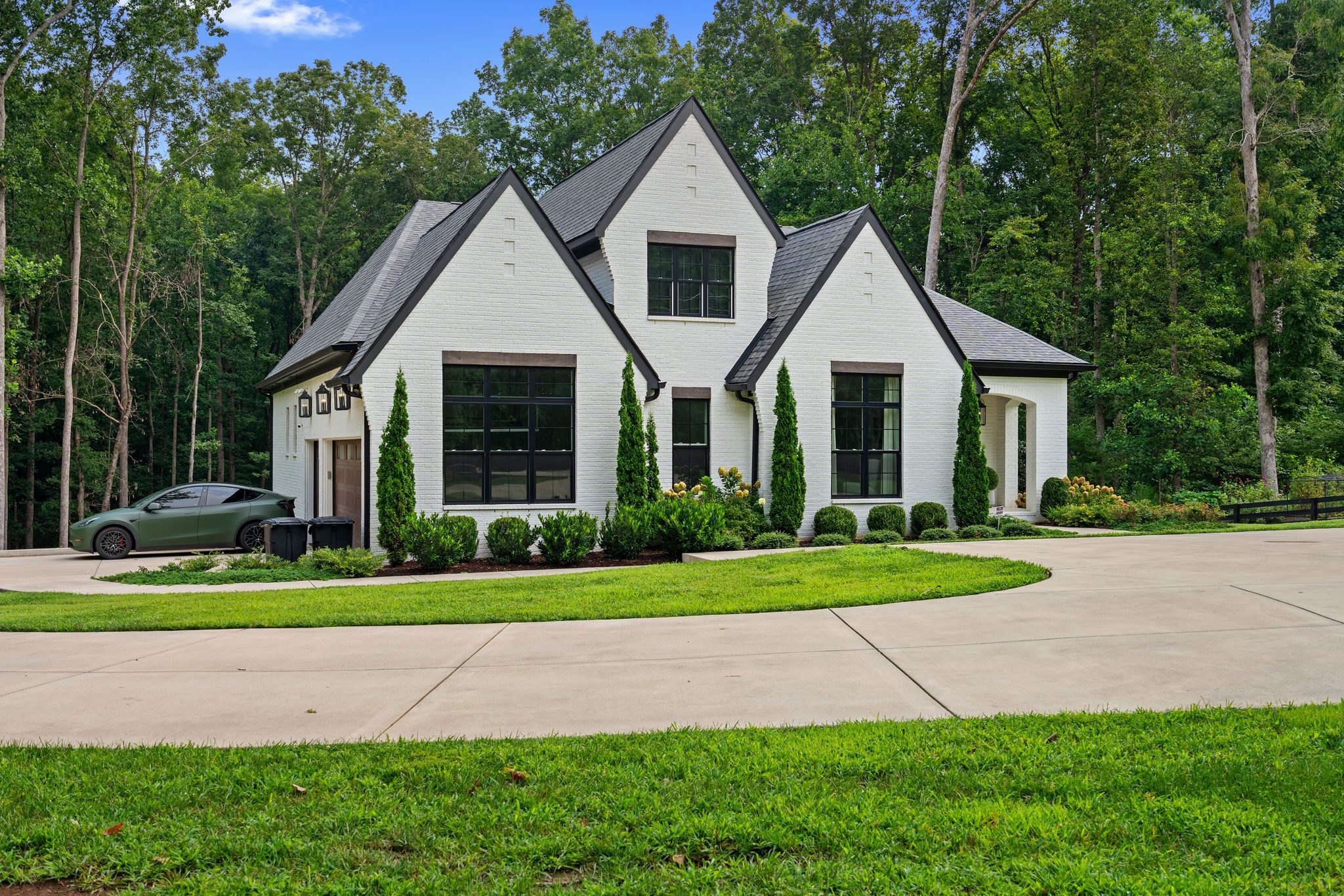 5916 Pinewood Rd