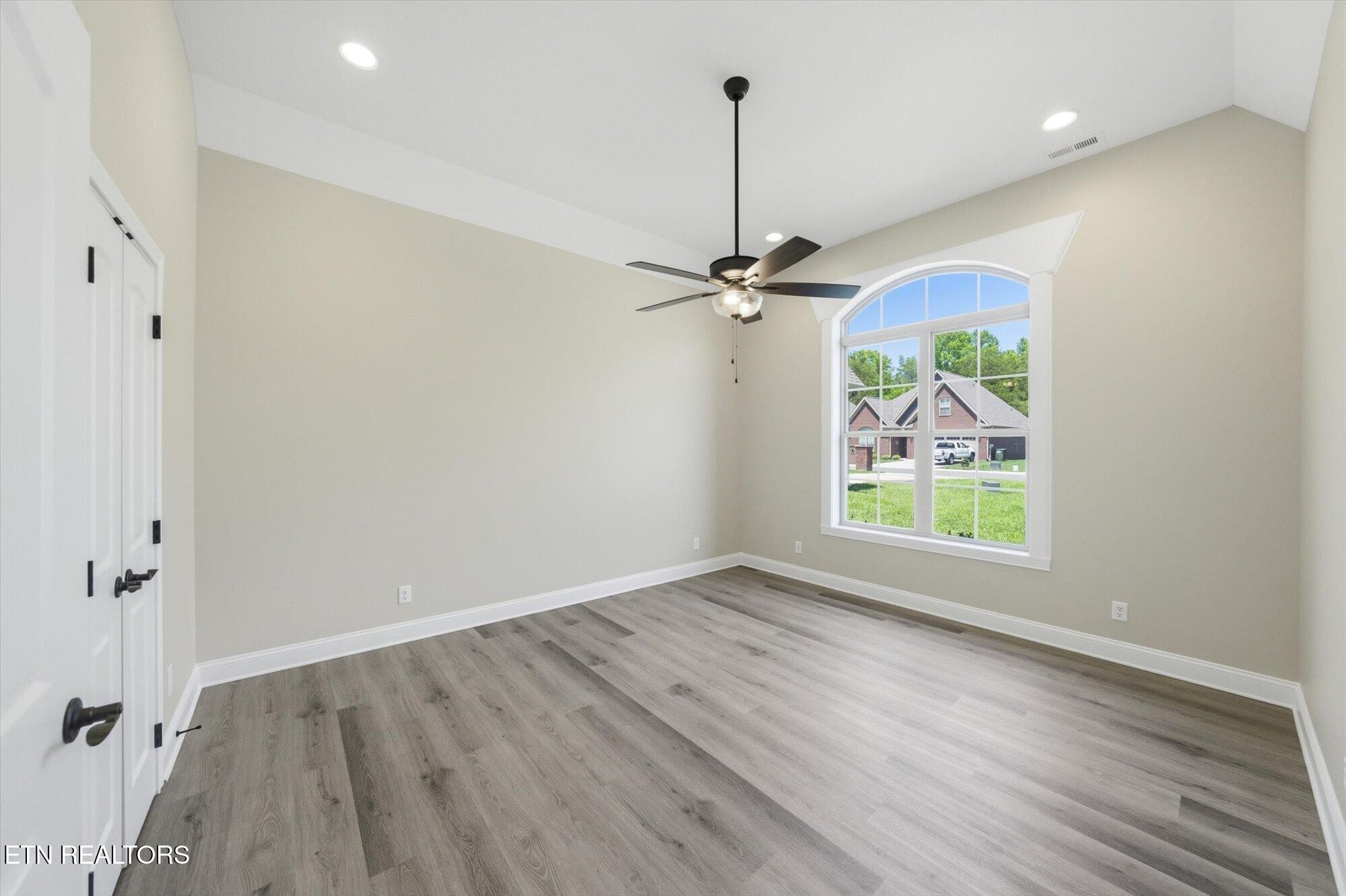 224 Lake View Point