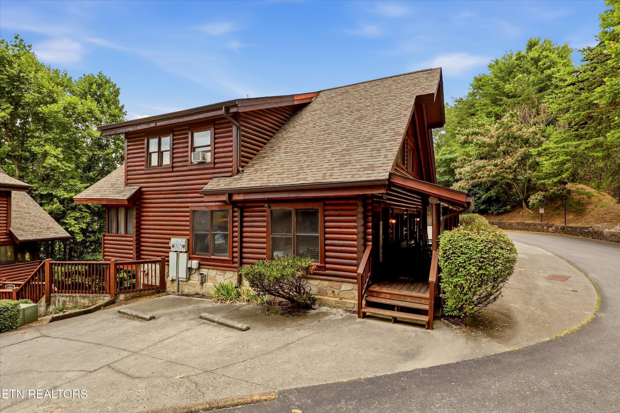 727 Golf View Blvd