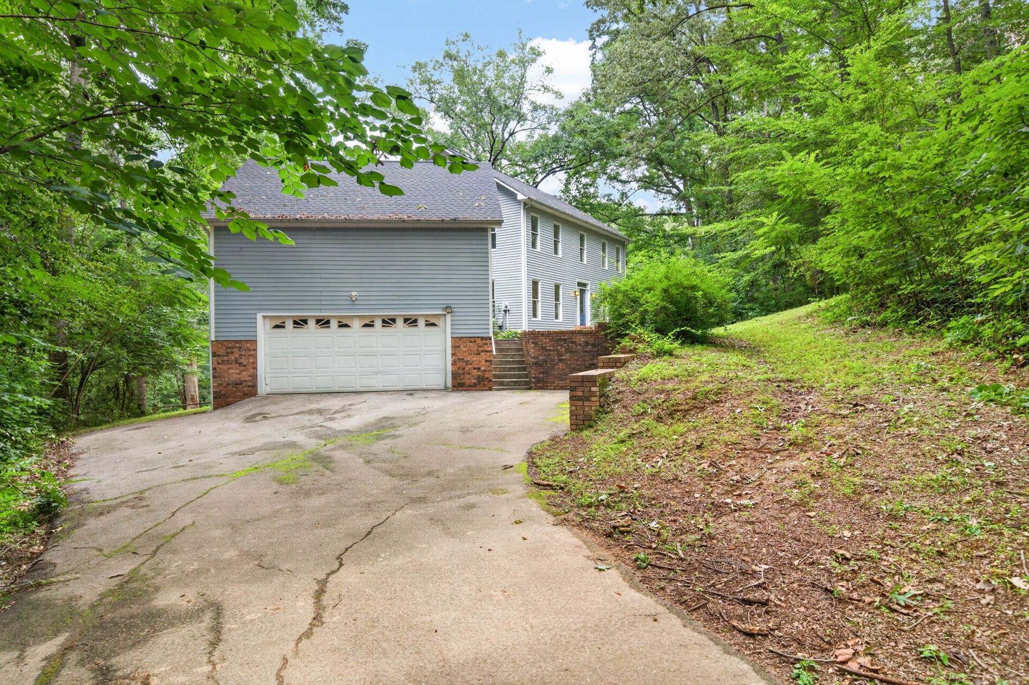 1945 Forest Cir, SW