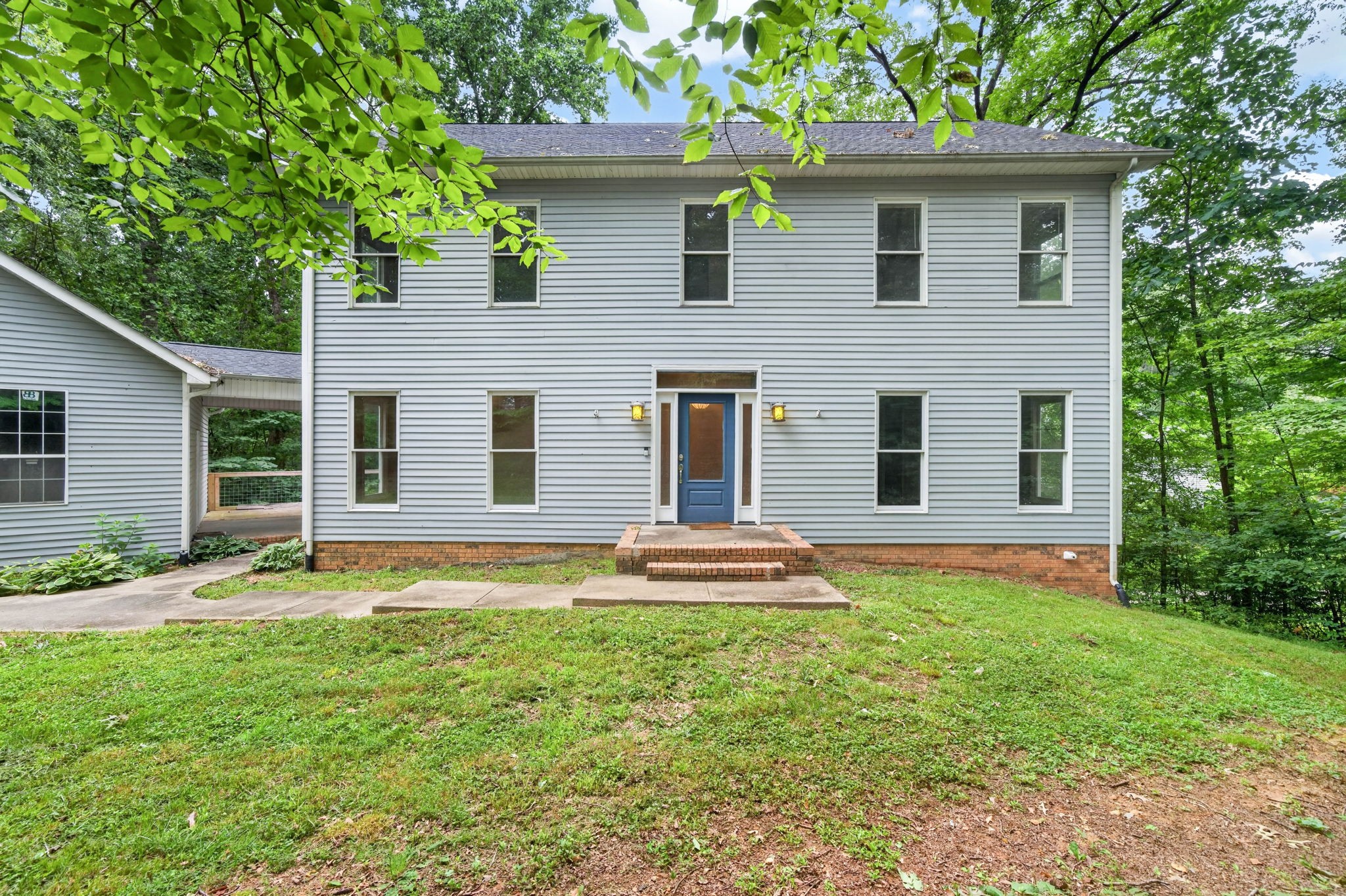 1945 Forest Cir, SW