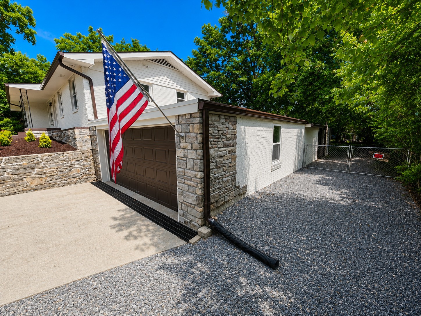 108 Hickory Hills Dr