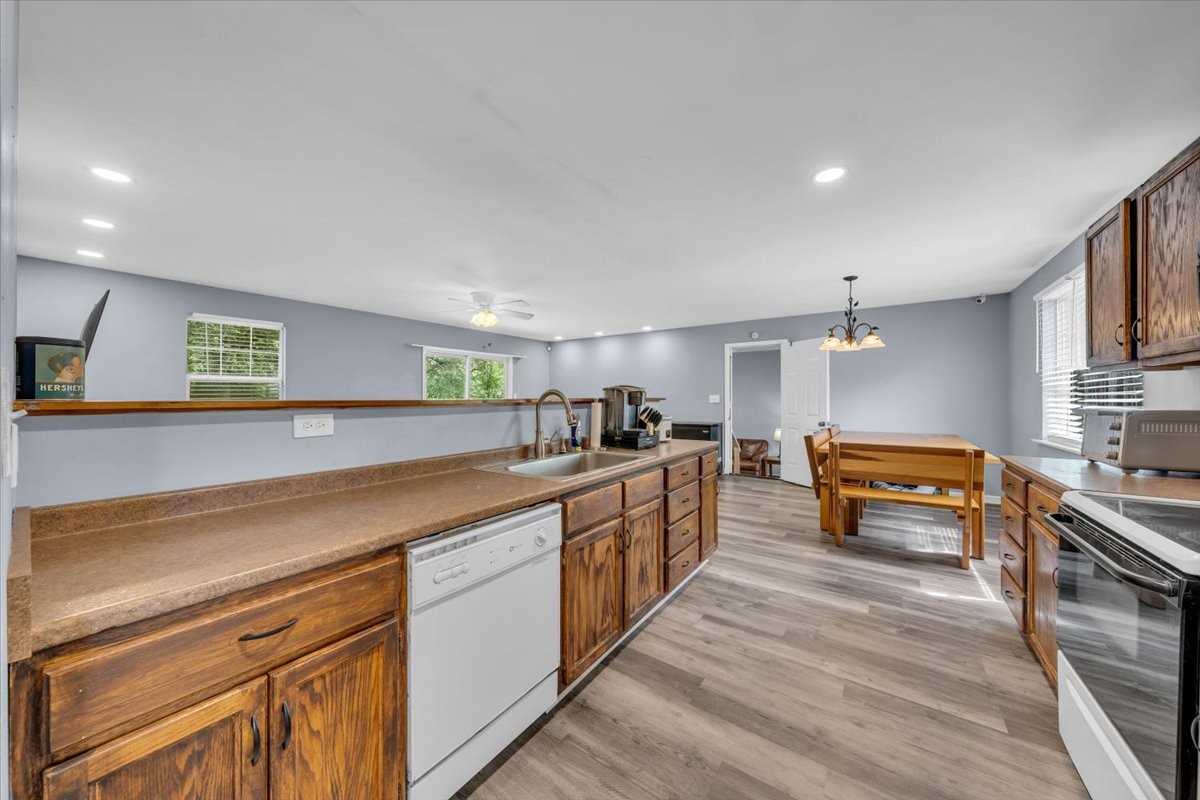 1406 Royal Trl