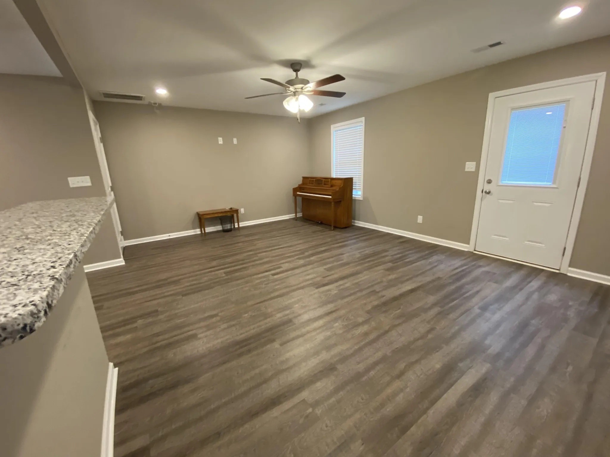 135 Country Ln
