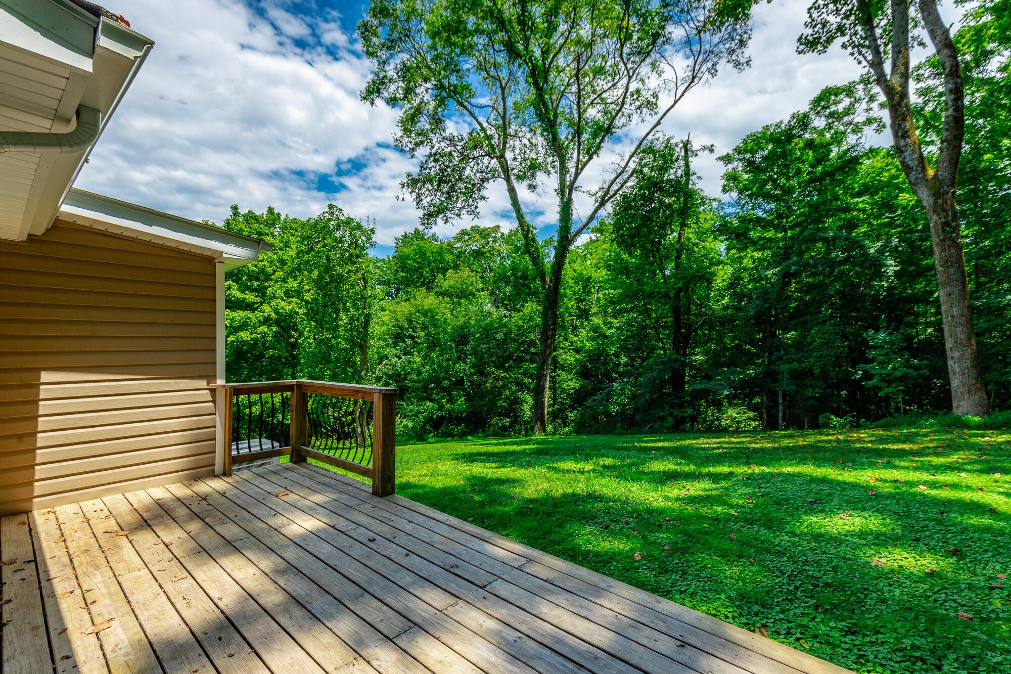 6582 Fairview Road