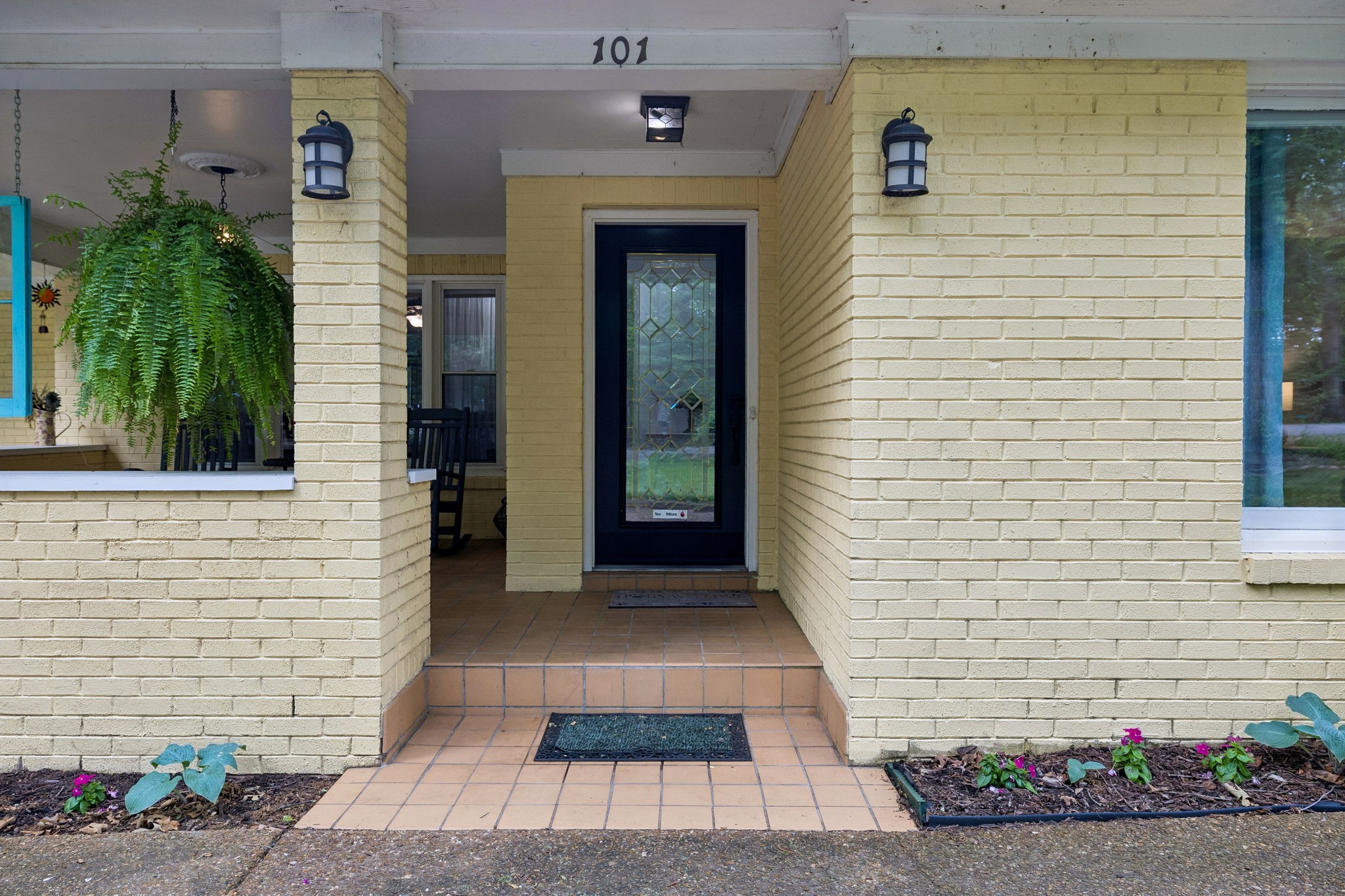 101 W Hills Terrace