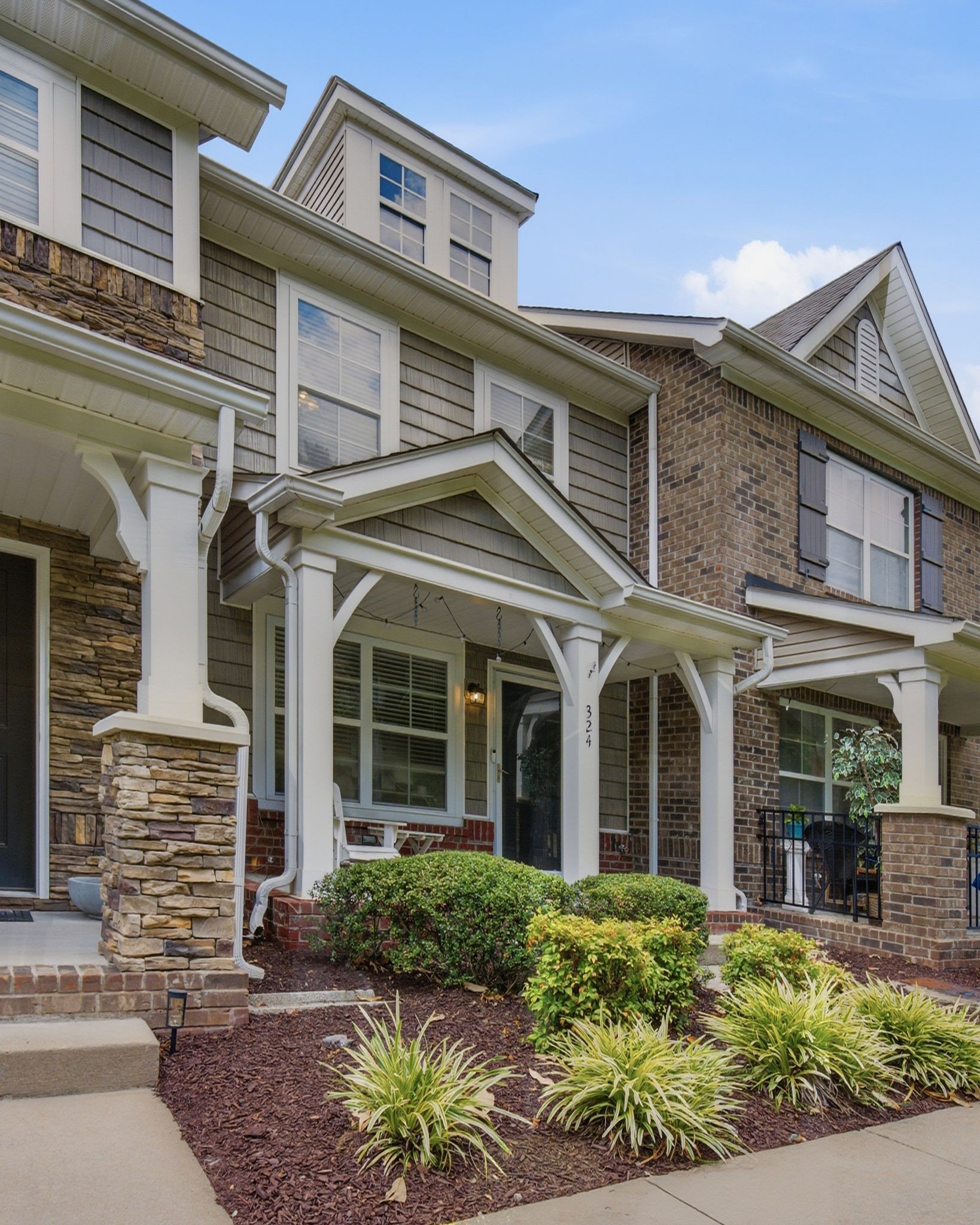 324 Mapleton Aly
