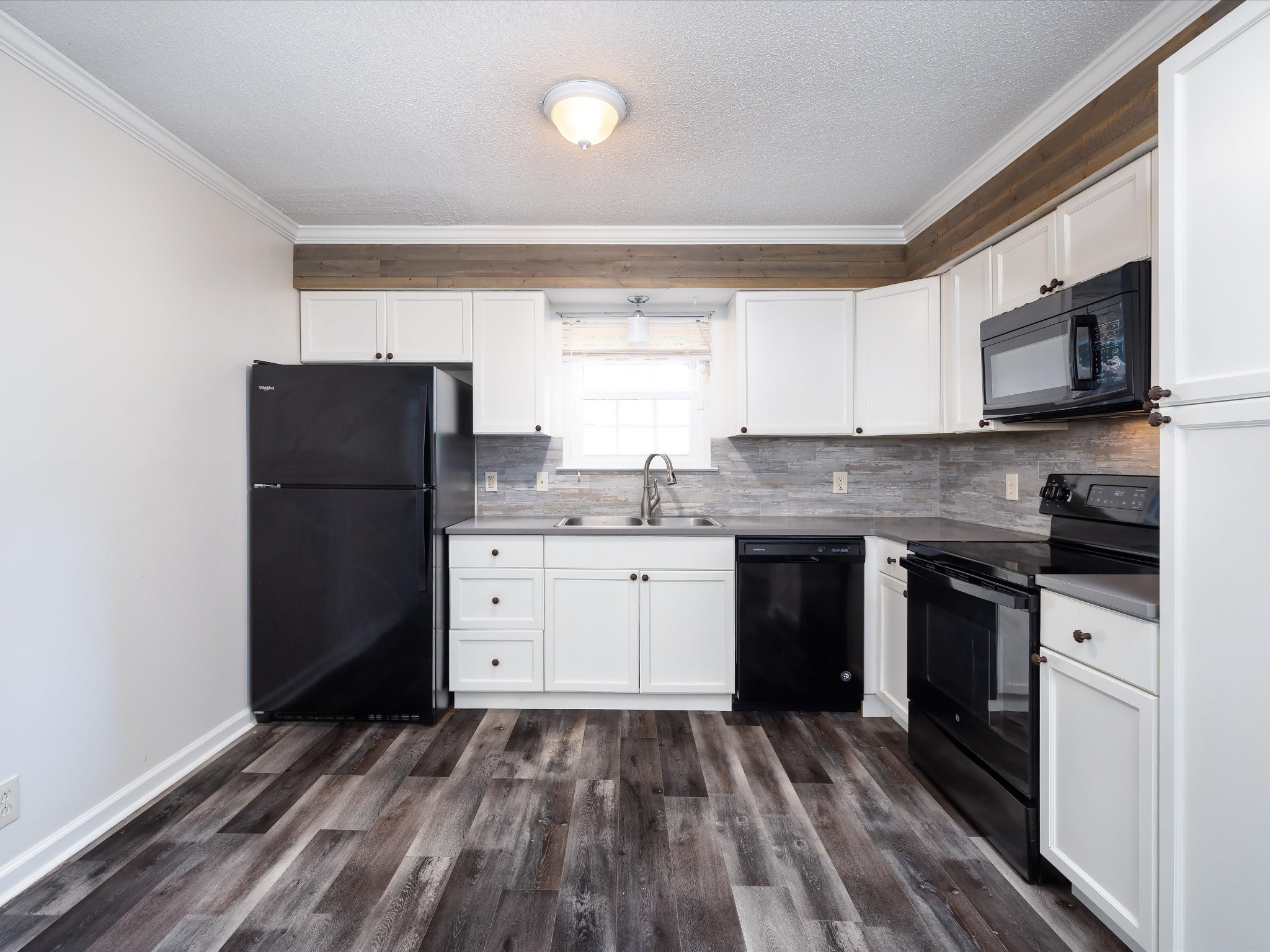 7768 Sawyer Brown Rd
