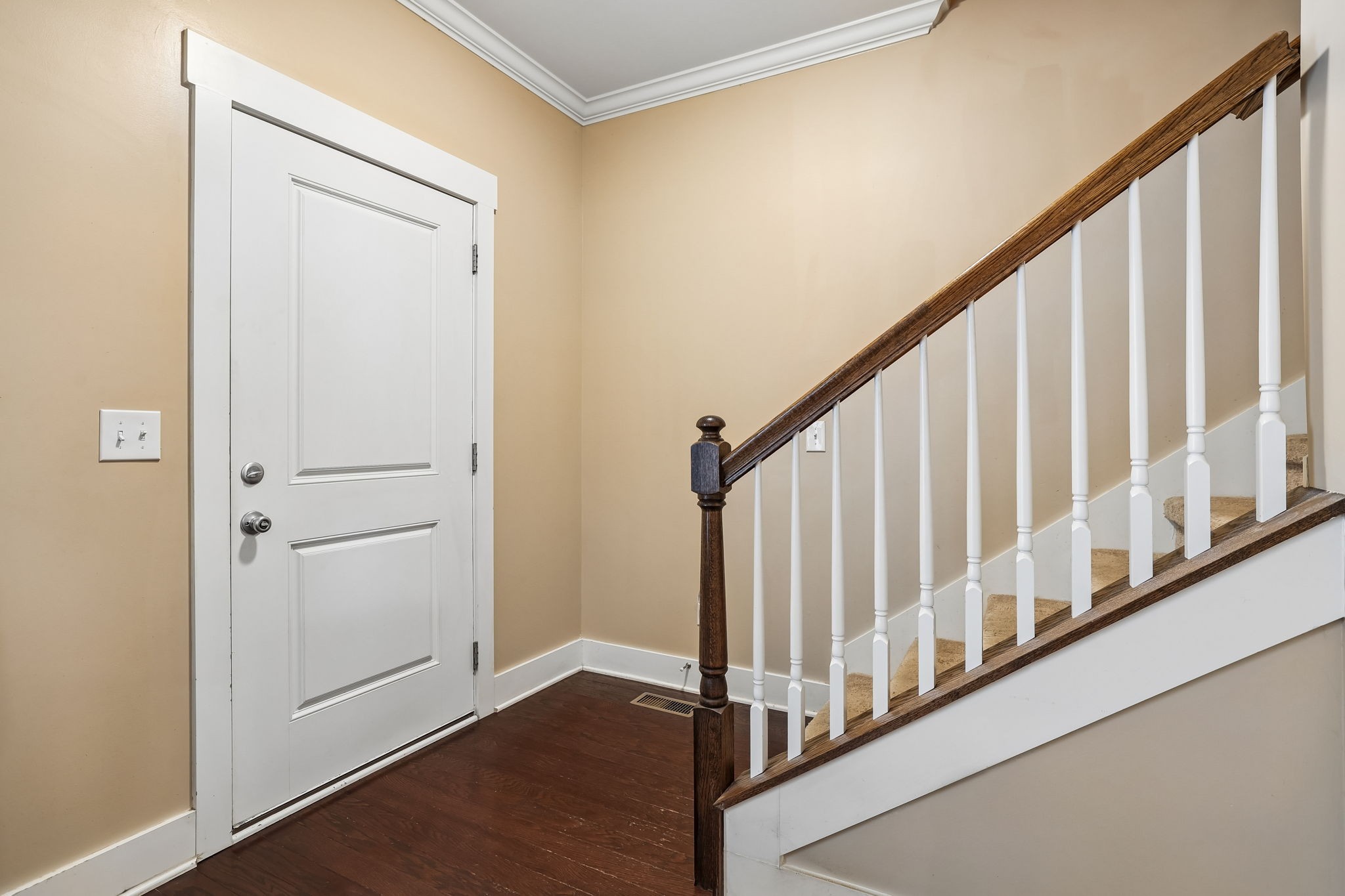 105 St Charles Pl