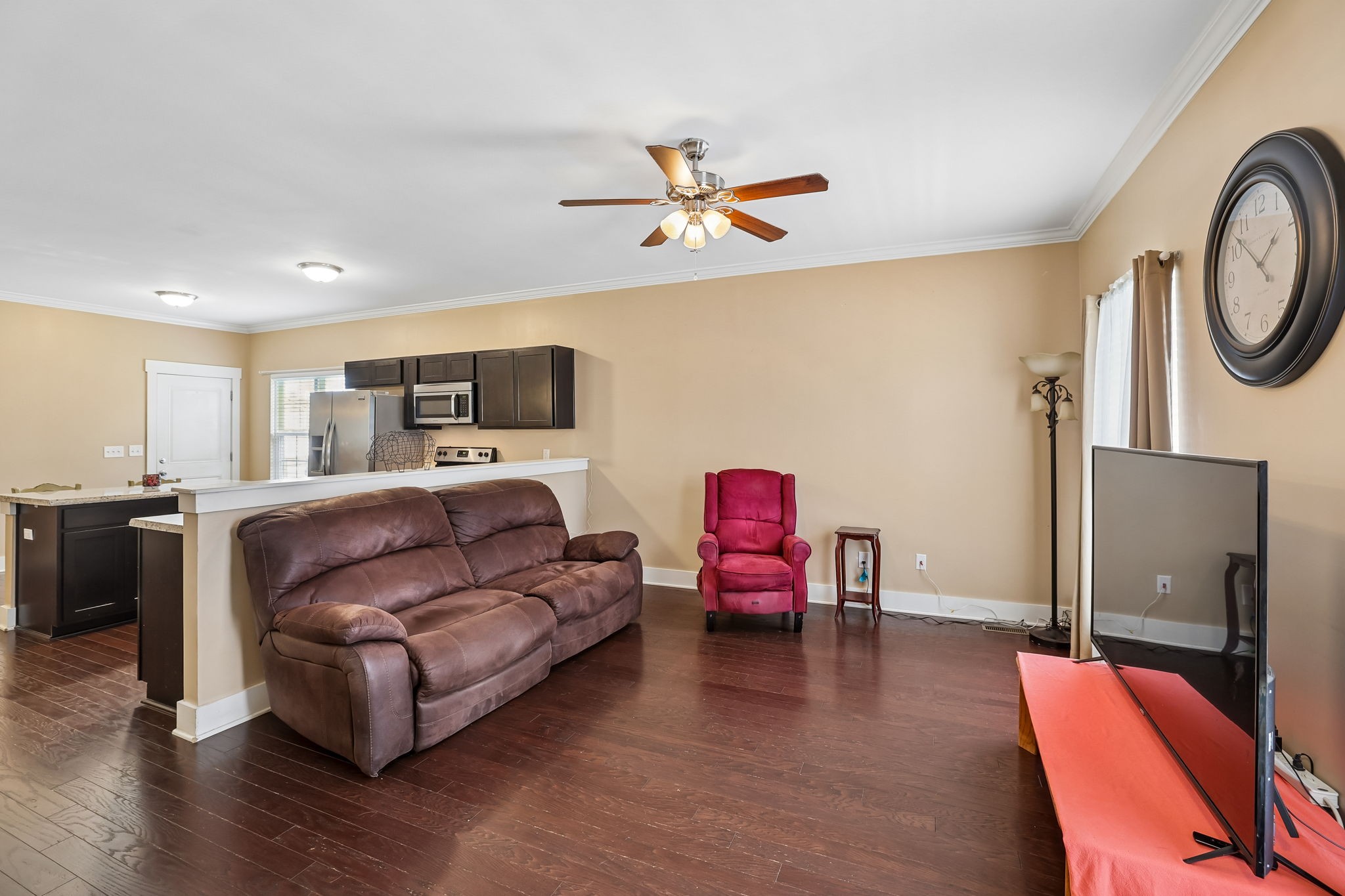 105 St Charles Pl