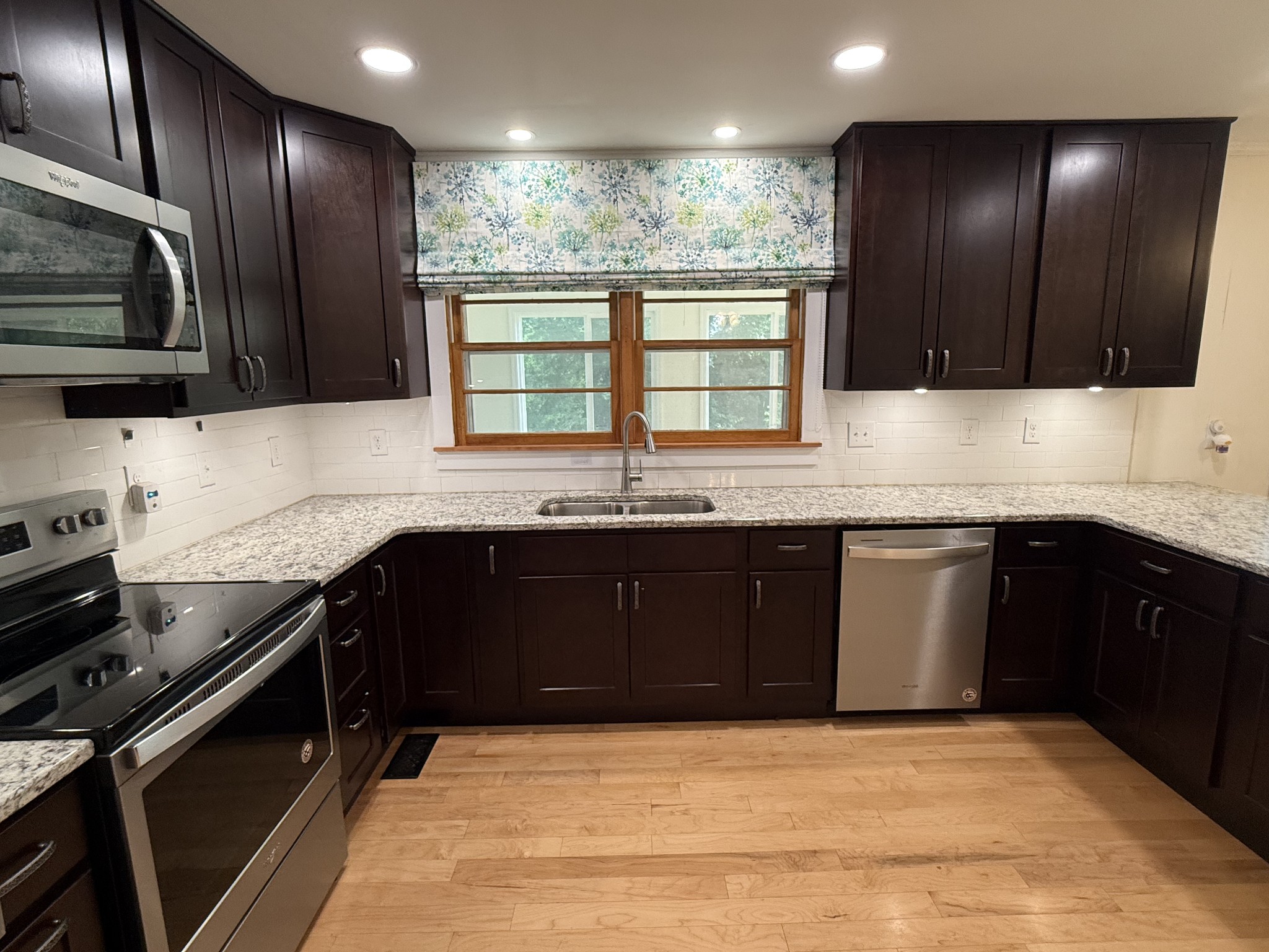 81 County House Cir