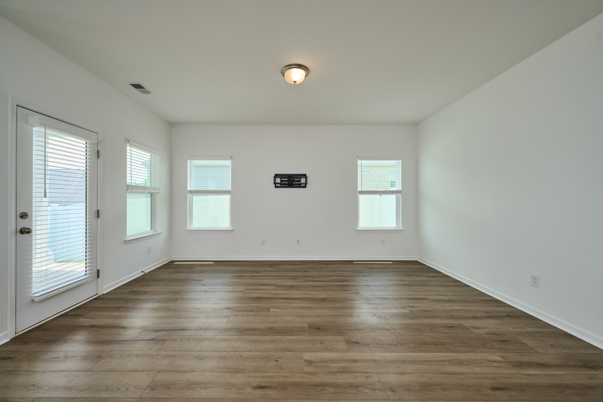 220 Summerlin Dr