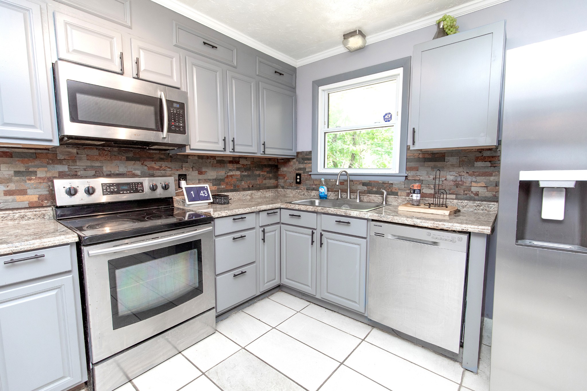 608 Hidden Hill Dr