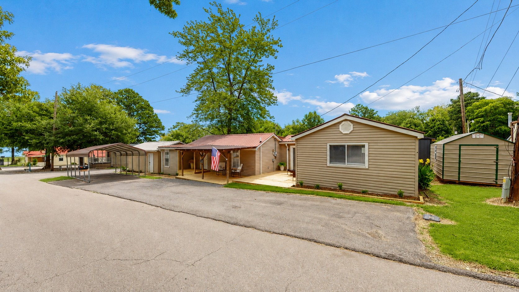 146 Lakeshore Dr