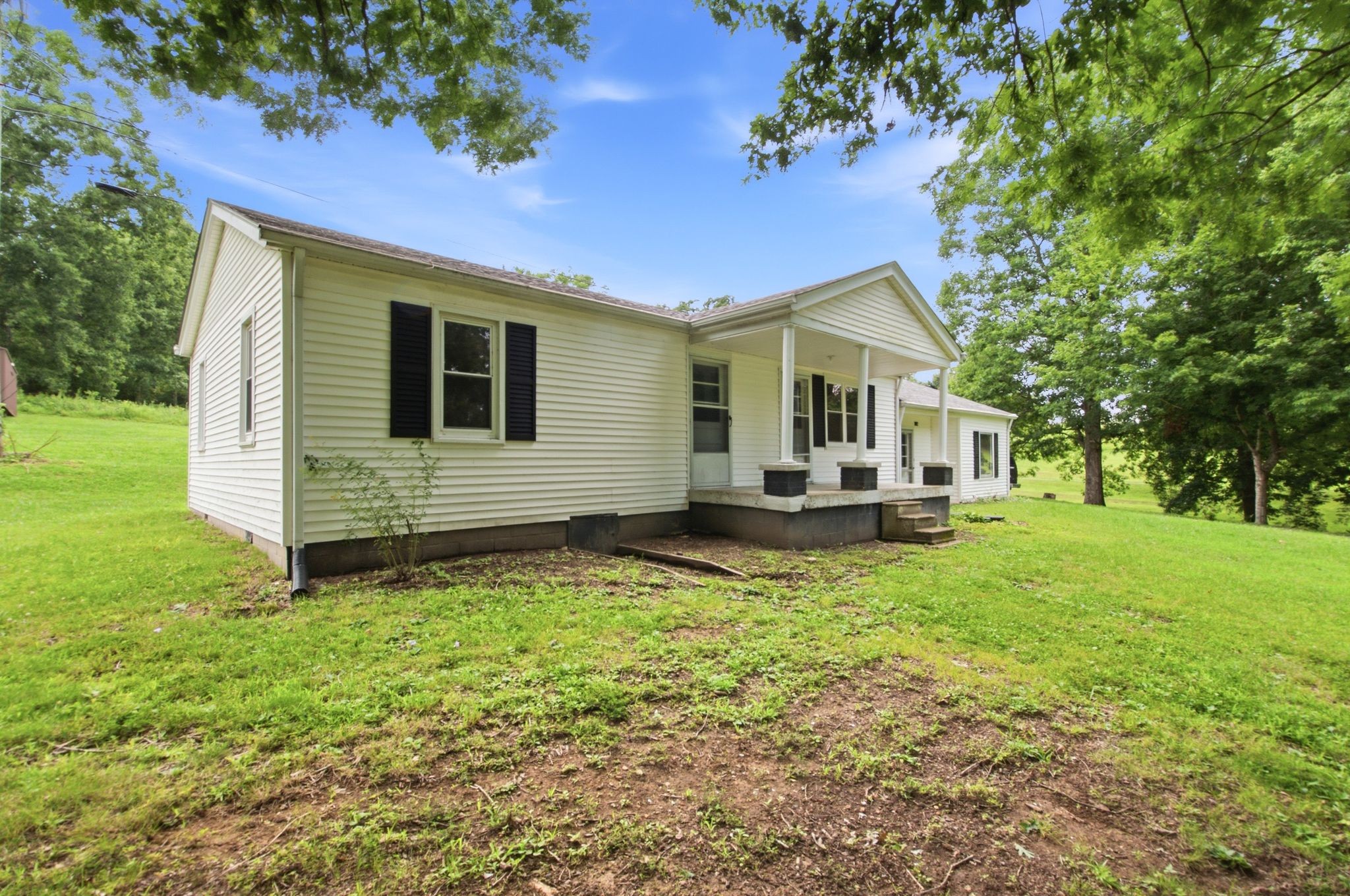 3005 Fairview Blvd