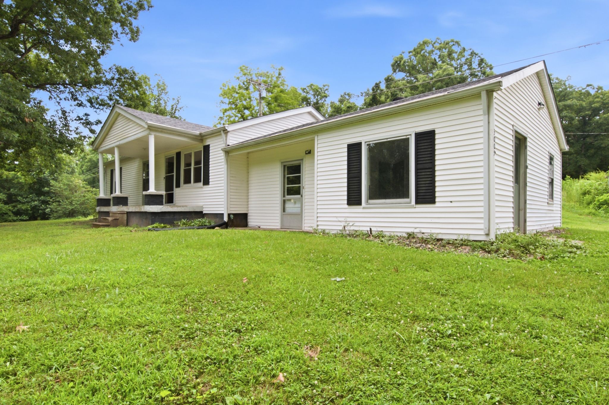3005 Fairview Blvd