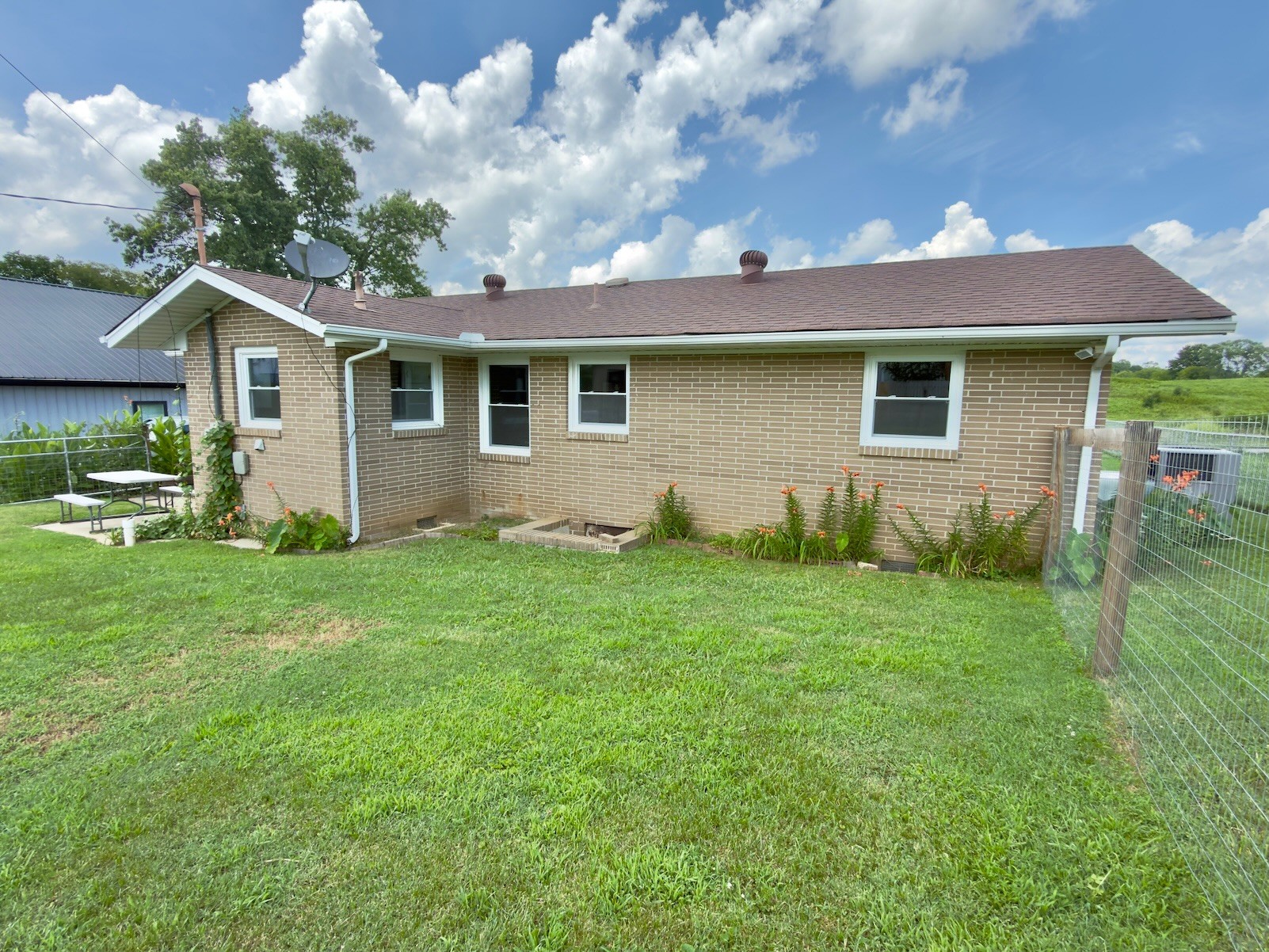 925 Old McMinnville Rd