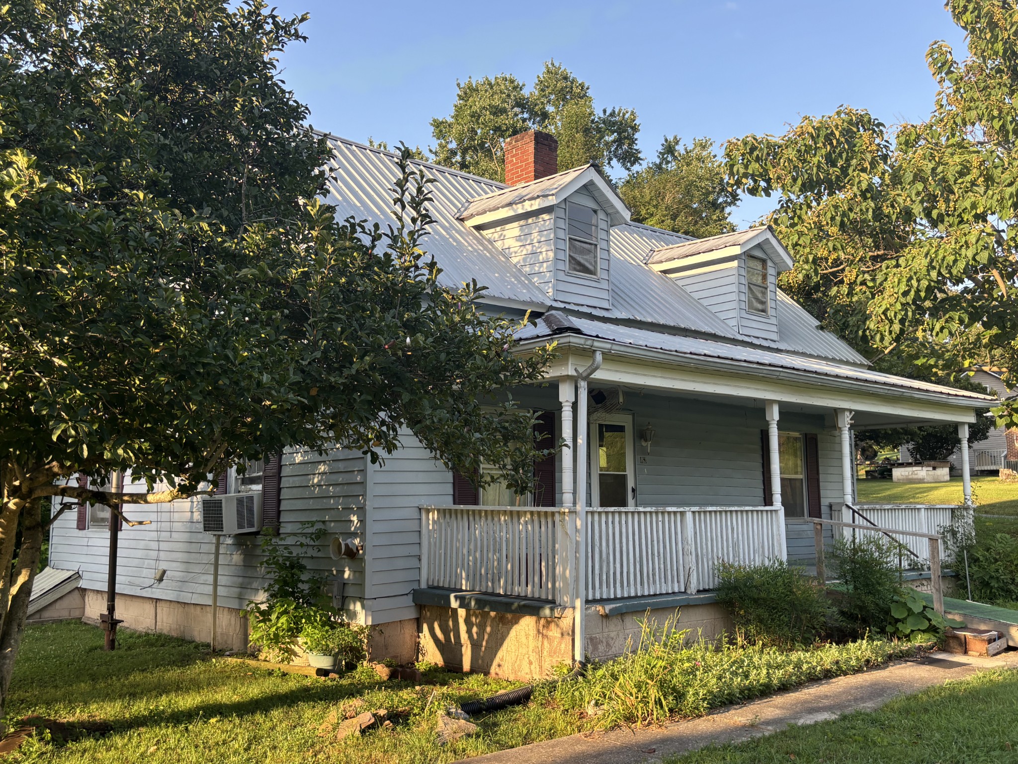 463 E Illinois Ave