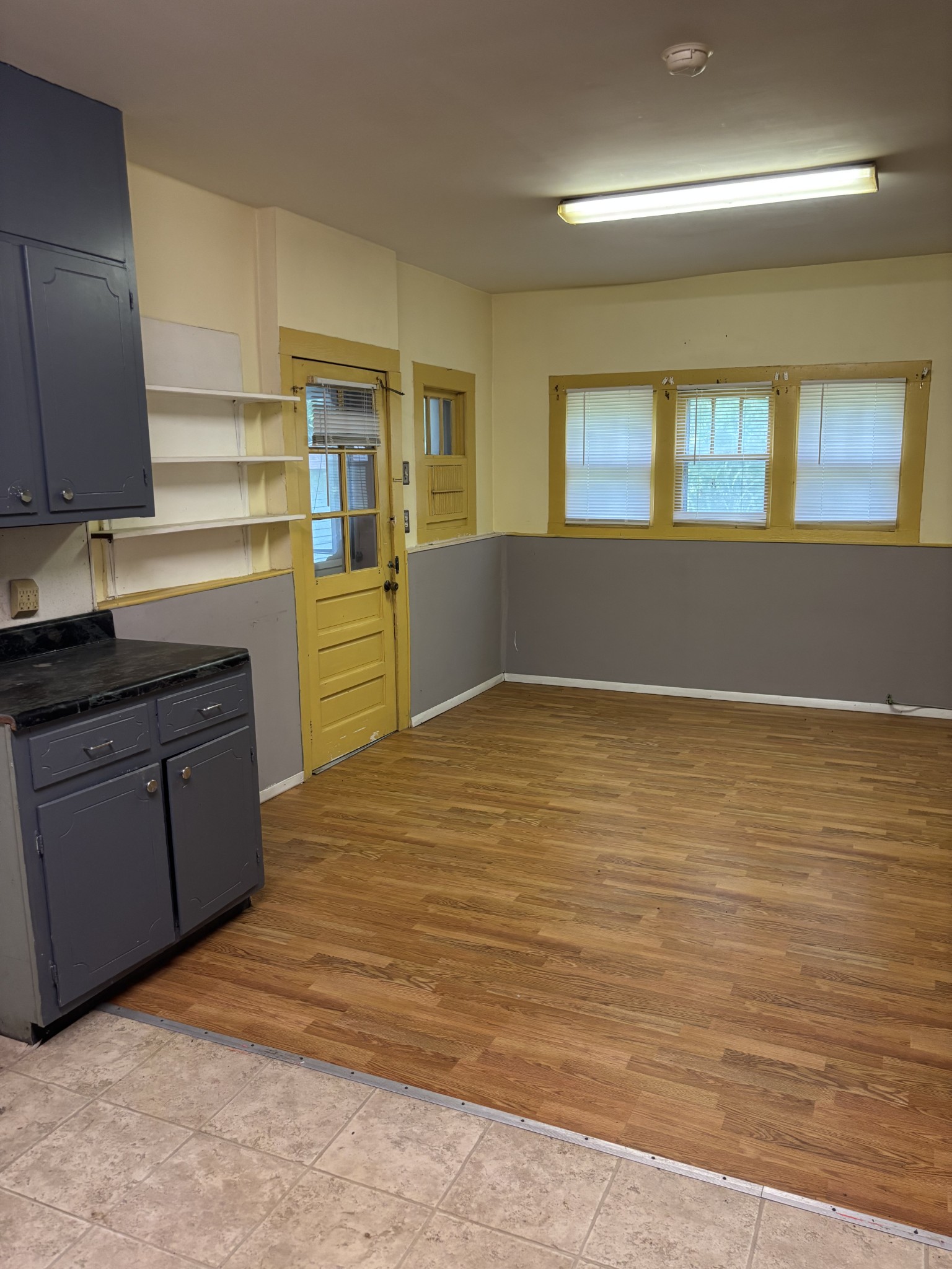 463 E Illinois Ave